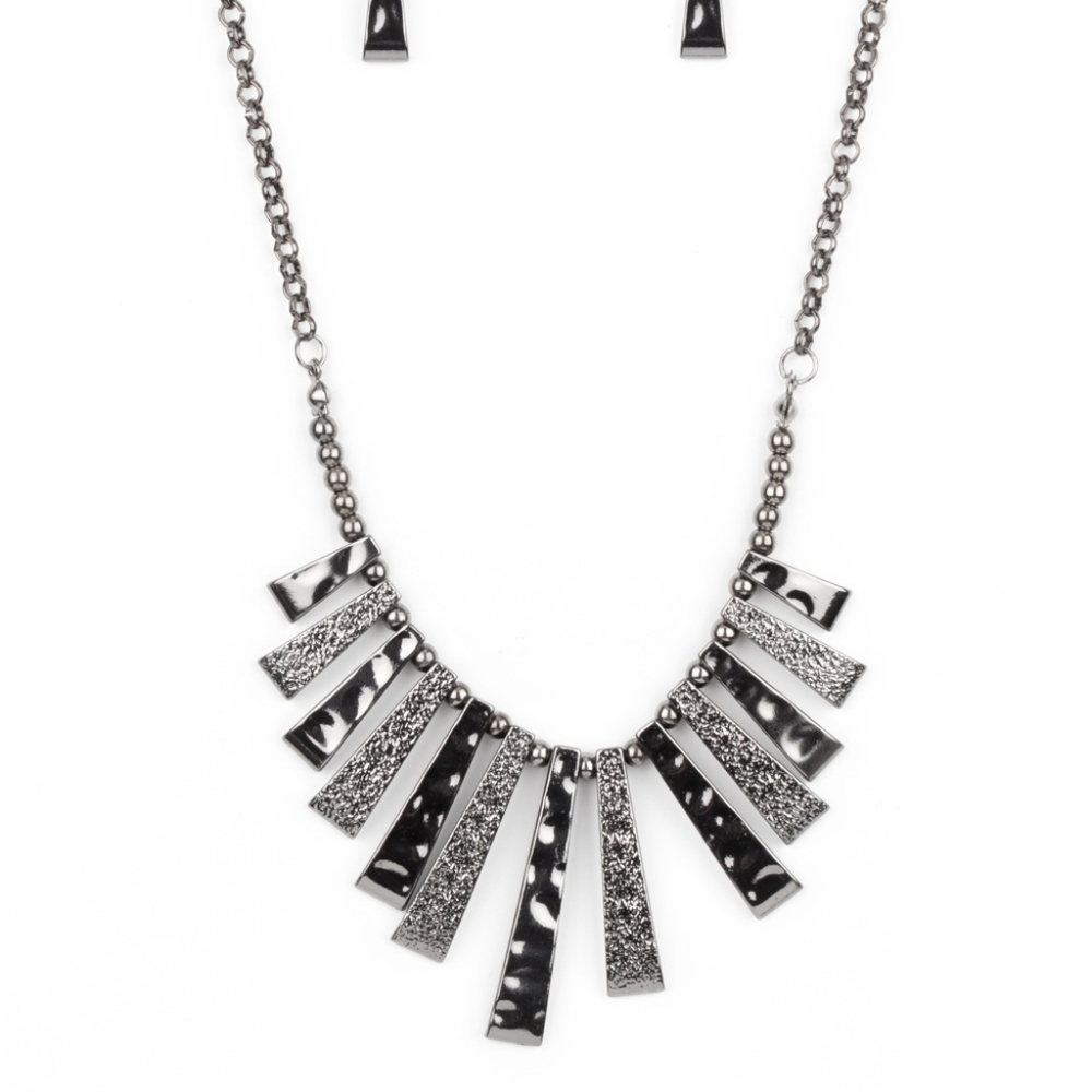 {✨ 3/$10} Necklace black the Maine Course New 🖤
